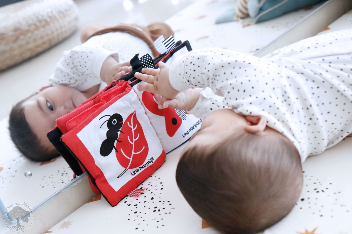 Ambiente preparado Montessori: Materiales para bebé de 0-6 meses