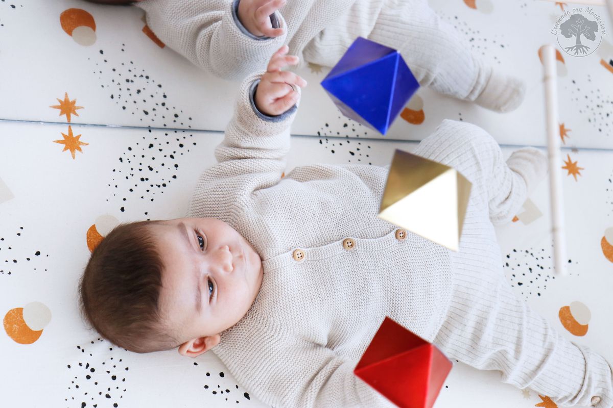 Ambiente preparado Montessori: Materiales para bebé de 0-6 meses –  Creciendo Con Montessori