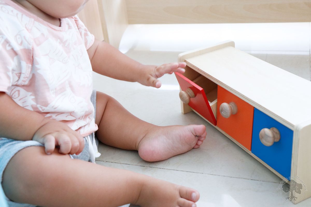 Ambiente preparado Montessori: Materiales para bebé de 0-6 meses