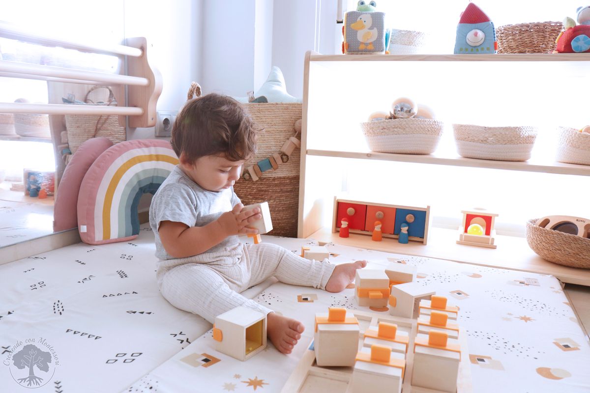 Ambiente preparado Montessori: Materiales para bebé de 0-6 meses –  Creciendo Con Montessori