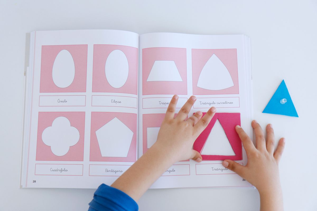Aprender a contar con el método Montessori: Libro de actividades Montessori  - Libro Montessori 3 años - Libro de actividades para niños 3-4 años - Mat  (Paperback)