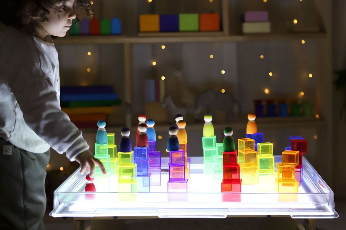 ▷ MESA de LUZ Montessori  Mesa Sensorial educativa para Niños