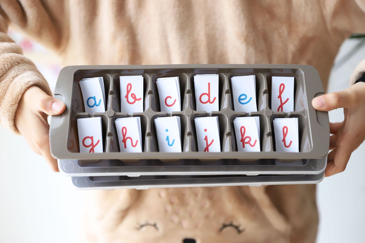 Letras alfabeto móvil pequeño cursiva minúsculas de madera - Montessori