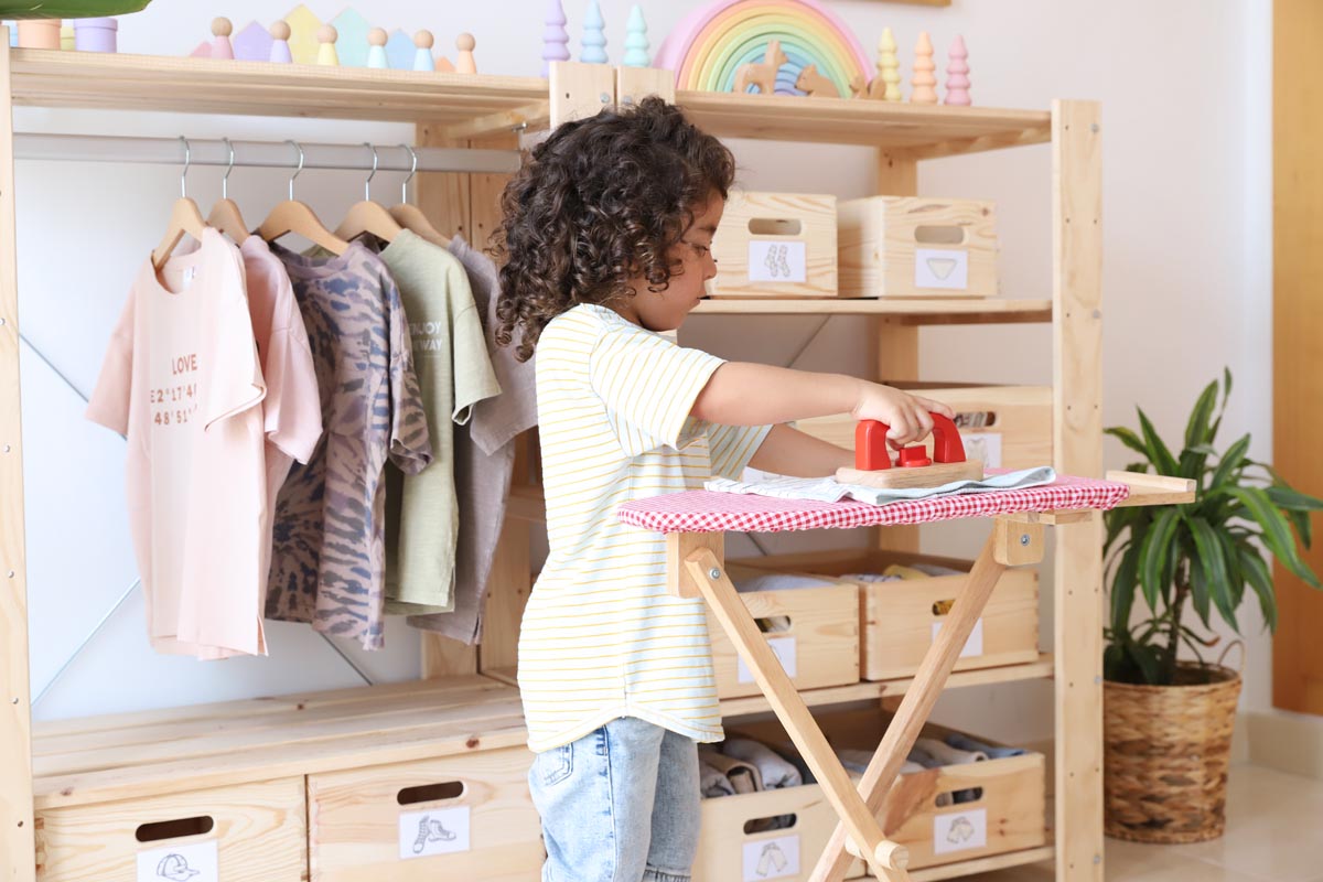 Armario Montessori para la organización de la ropa