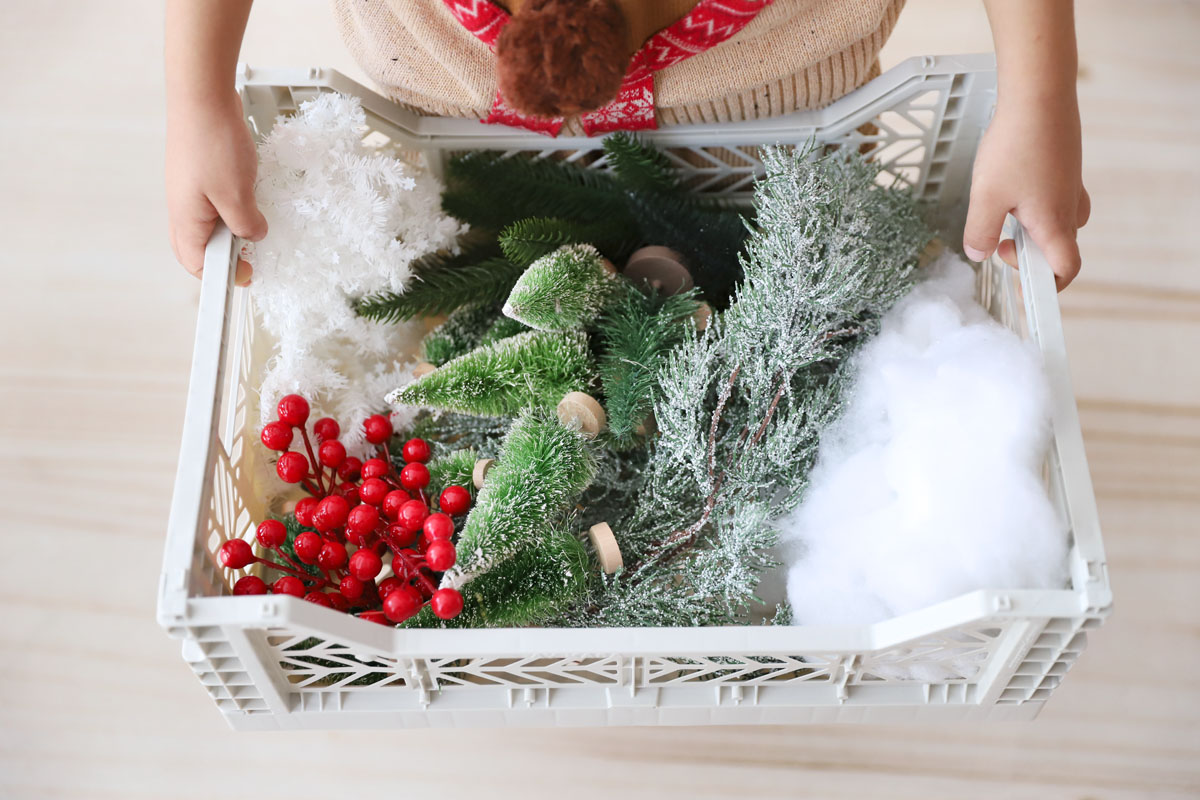 December Sensory Bin Activities / Bandeja sensorial diciembre. Navidad  Spanish